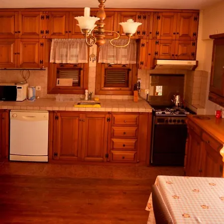 4 Br Amazing Villa *