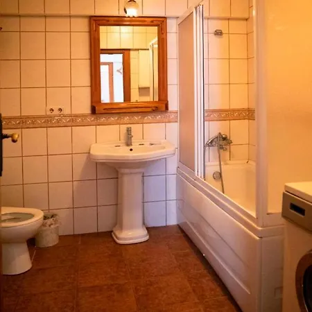 4 Br Amazing Villa