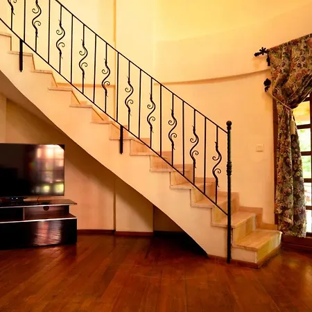 Villa 4 Br Amazing *
